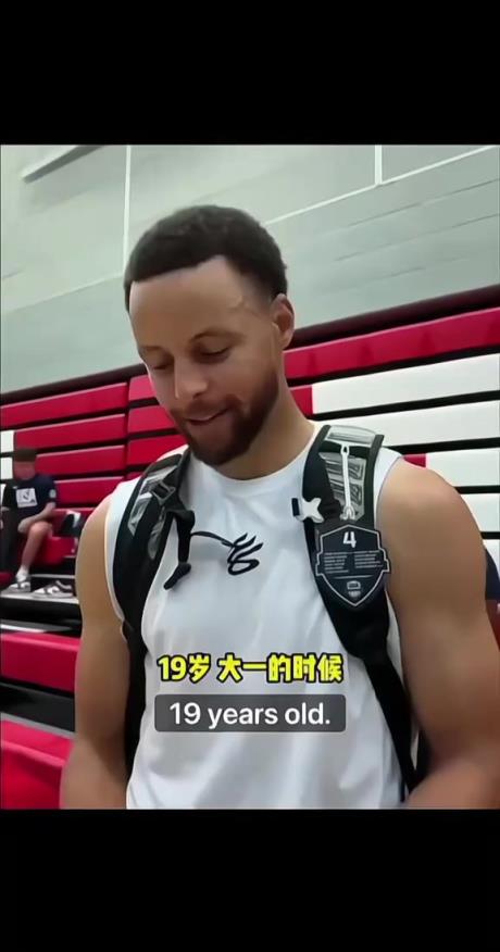 美國(guó)男籃問(wèn)答：第一次扣籃時(shí)幾歲？濃眉：詹姆斯兩歲扣籃！