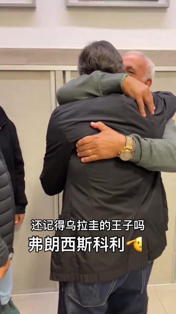 如果說梅西的偶像是艾馬爾那這位大哥則是齊達內的偶像